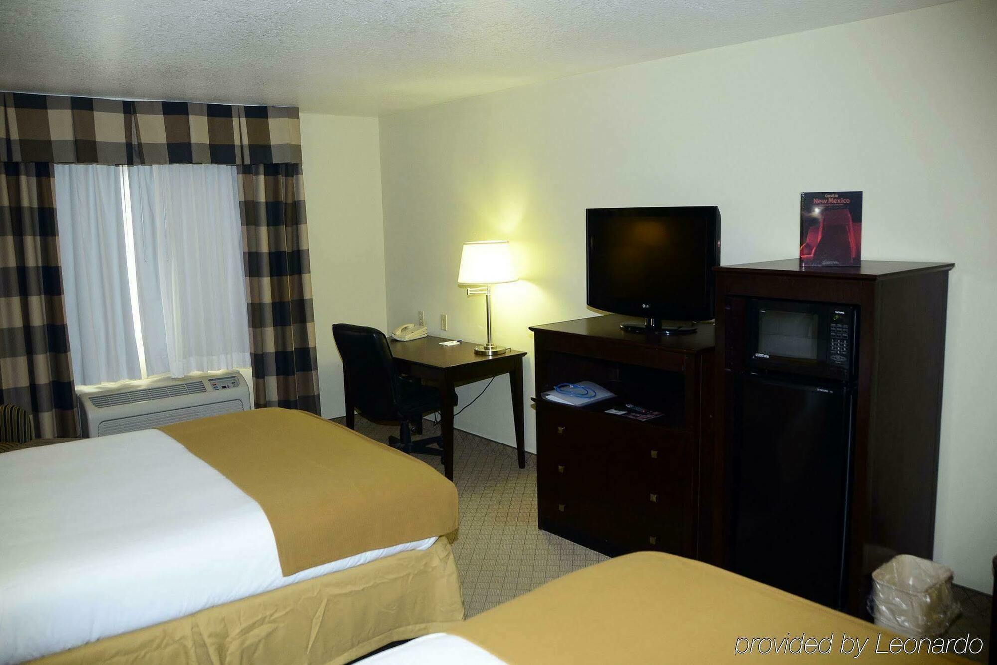 Holiday Inn Express & Suites Alamogordo Highway 54/70 By Ihg Rum bild